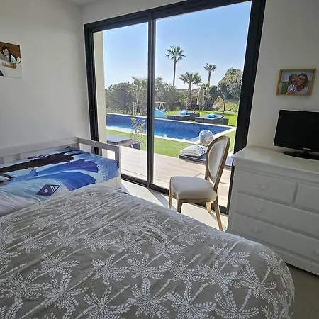 Villa Contemporaine Aux Issambres - Fr-1-768-118 *